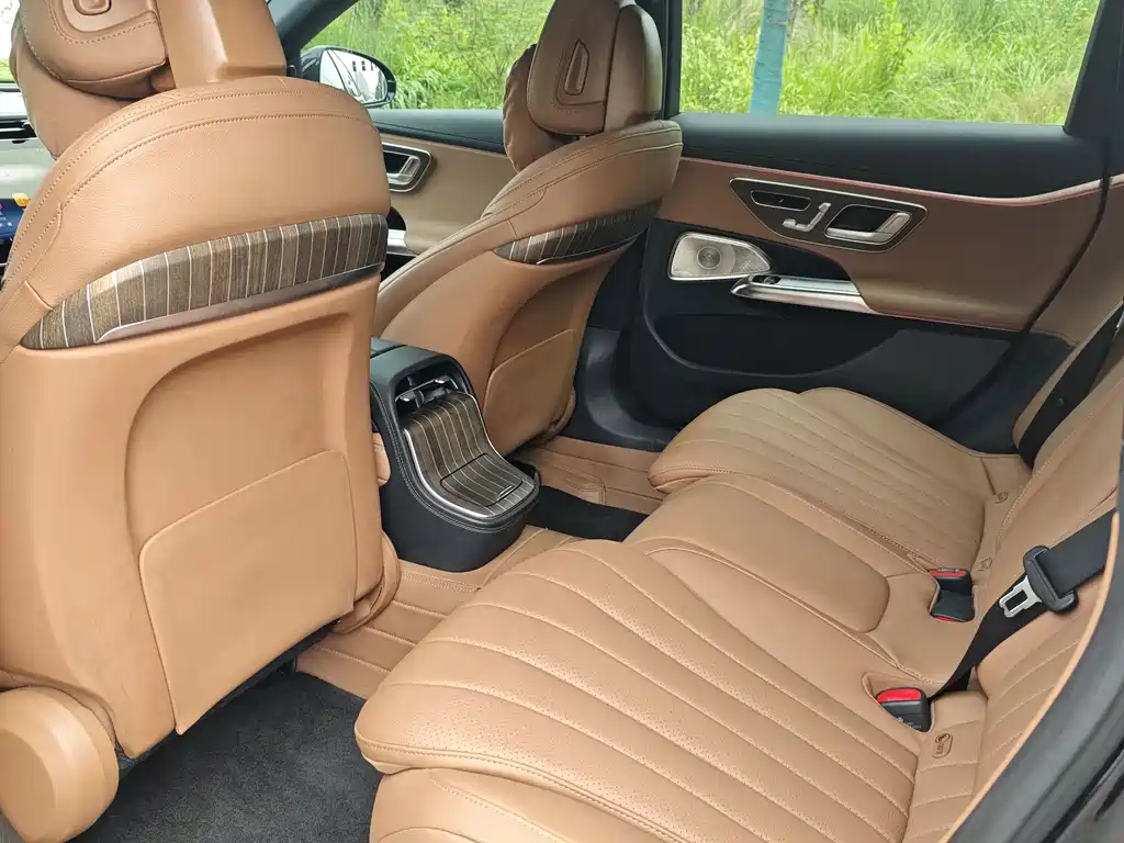 Mercedes-Benz E-Class — миниатюра 19