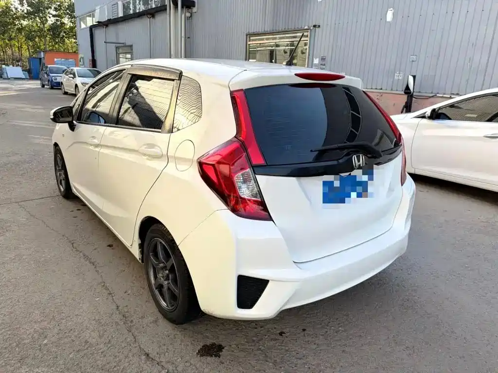 Honda Fit — миниатюра 6