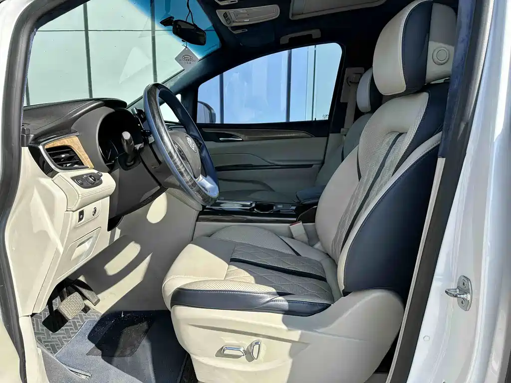 Buick GL8 — миниатюра 5
