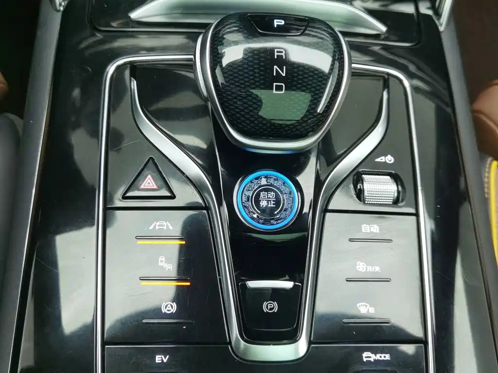 BYD Tang New Energy — миниатюра 13