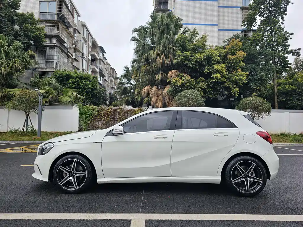 MERCEDES-BENZ A CLASS