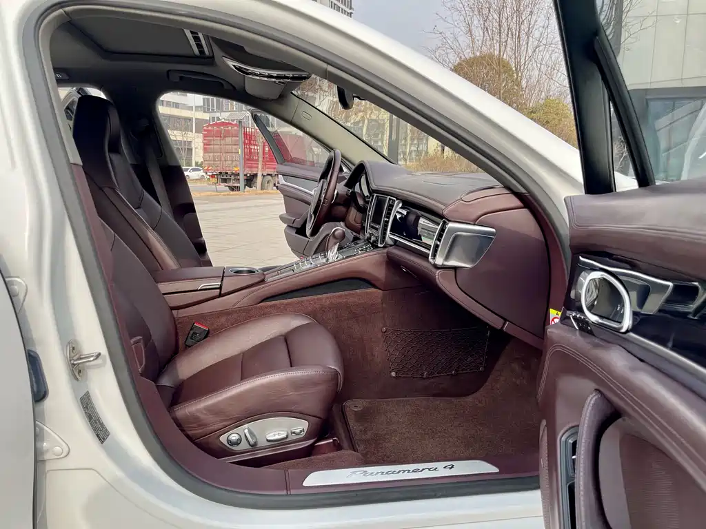 Porsche Panamera 2014 Panamera 4 3.0T