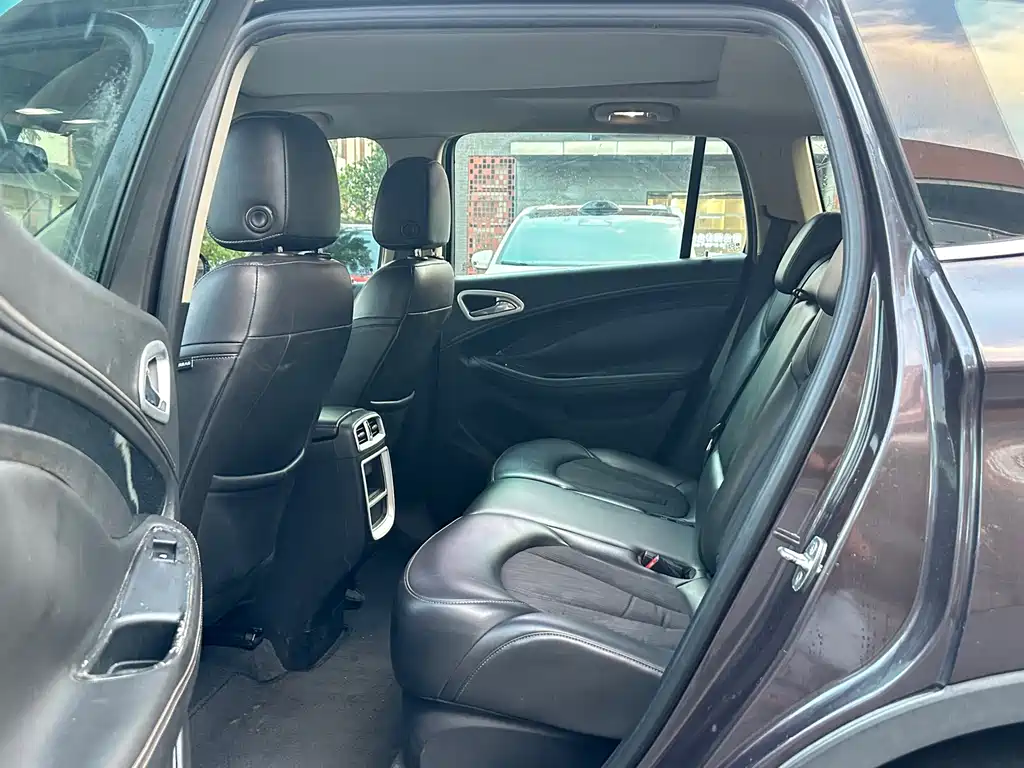 Buick Envision Plus — миниатюра 11