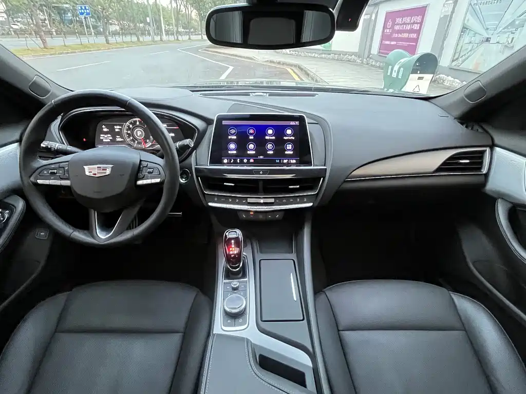 Cadillac CT5 — миниатюра 7