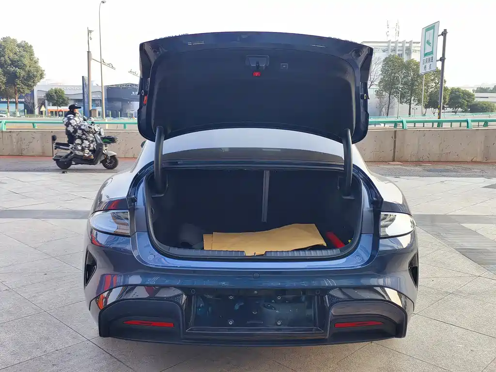 XIAOMI CAR XIAOMI SU7