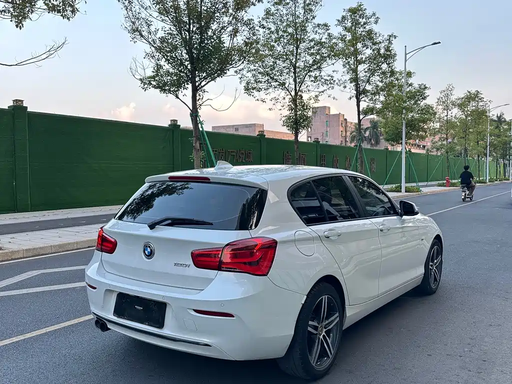 BMW 1 Series (Import) — миниатюра 9