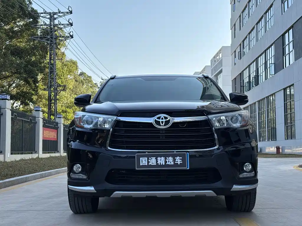 TOYOTA HIGHLANDER