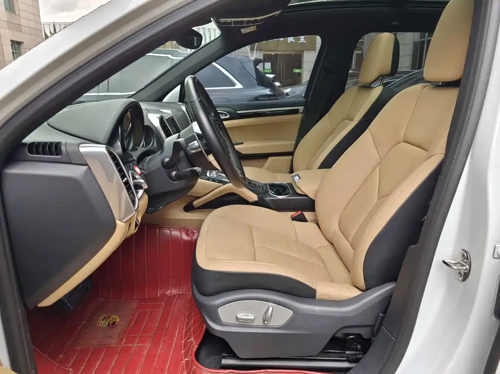 Porsche Cayenne — миниатюра 11