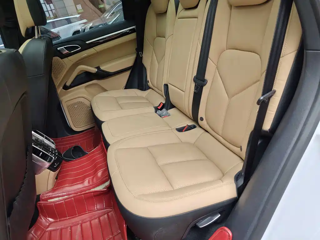 Porsche Cayenne — миниатюра 15