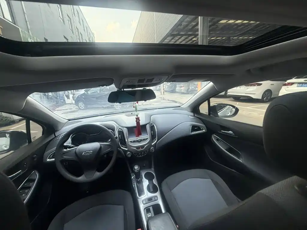 Chevrolet Cruze — миниатюра 14