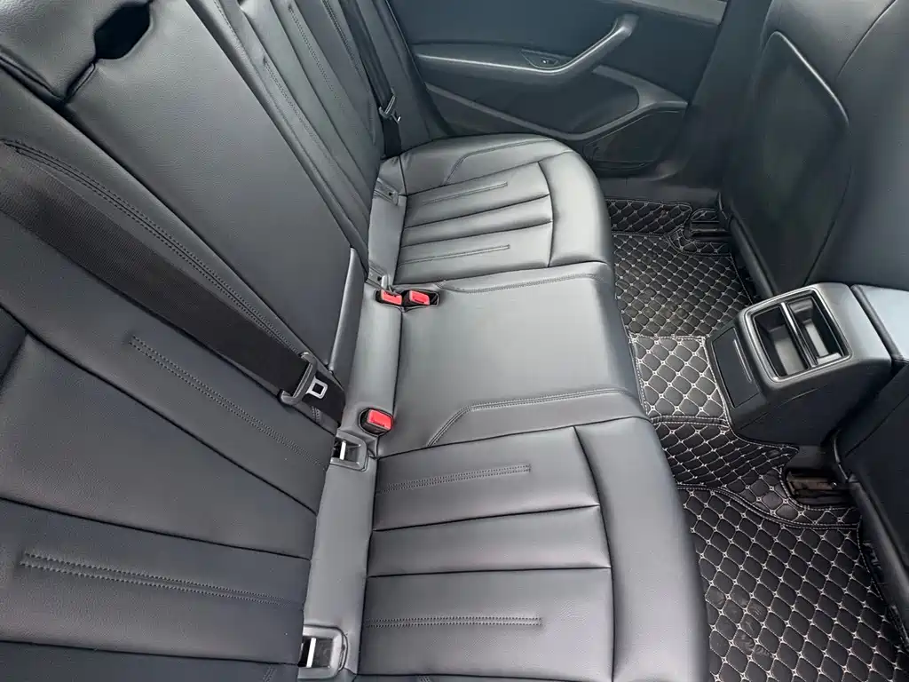 Audi A4L — миниатюра 11