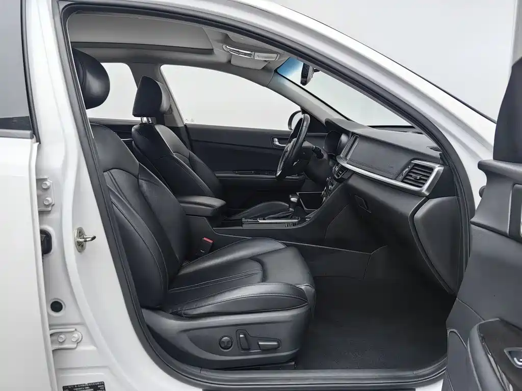 Kia K5 — миниатюра 23
