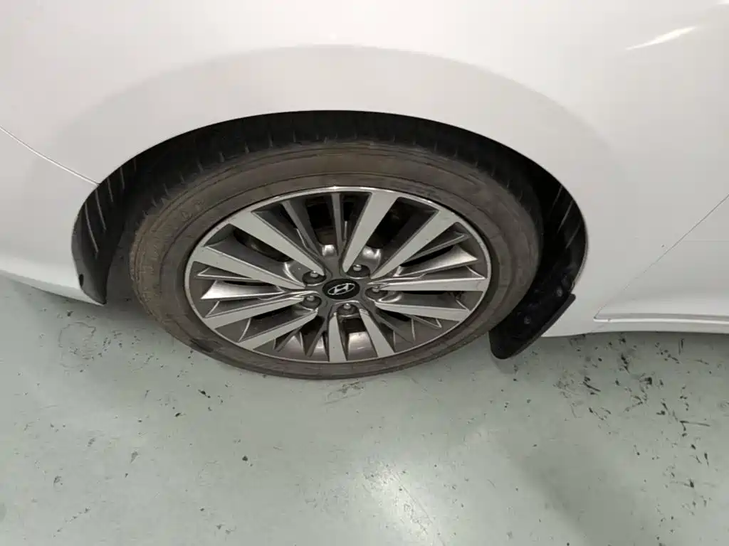 Hyundai Mistra — миниатюра 23
