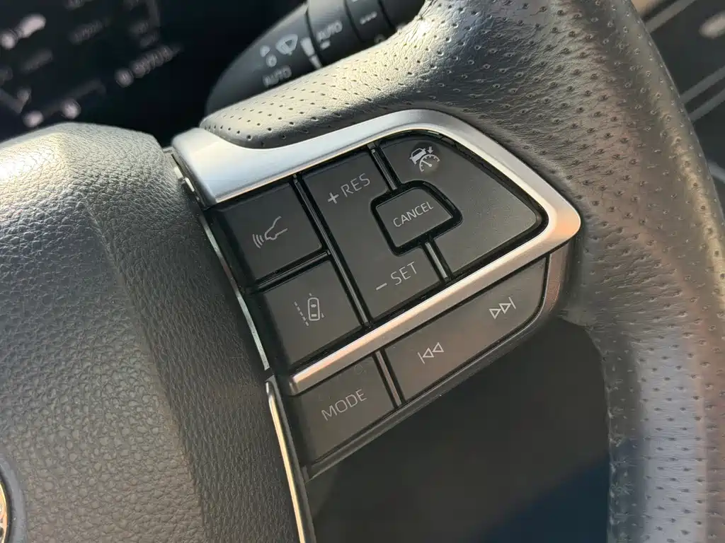 Toyota Sienna — миниатюра 12