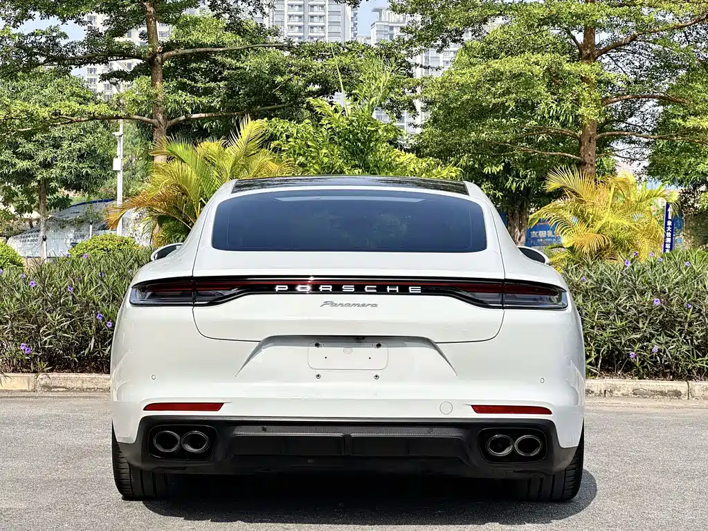 PORSCHE PANAMERA