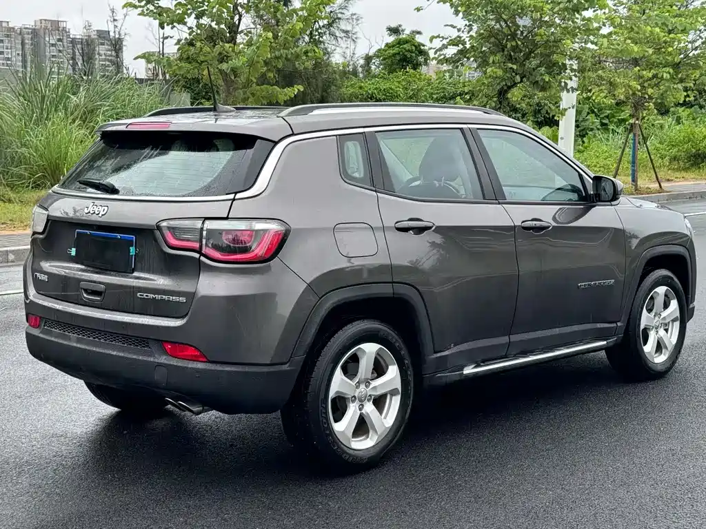 Jeep Compass — миниатюра 4
