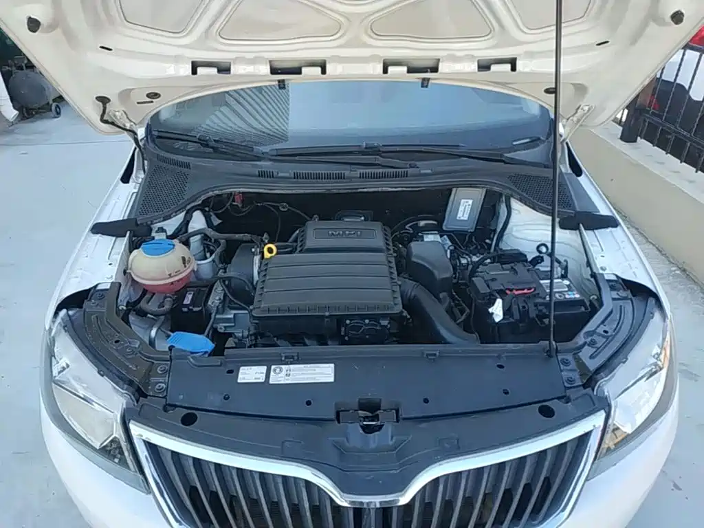 Skoda Rapid — миниатюра 20