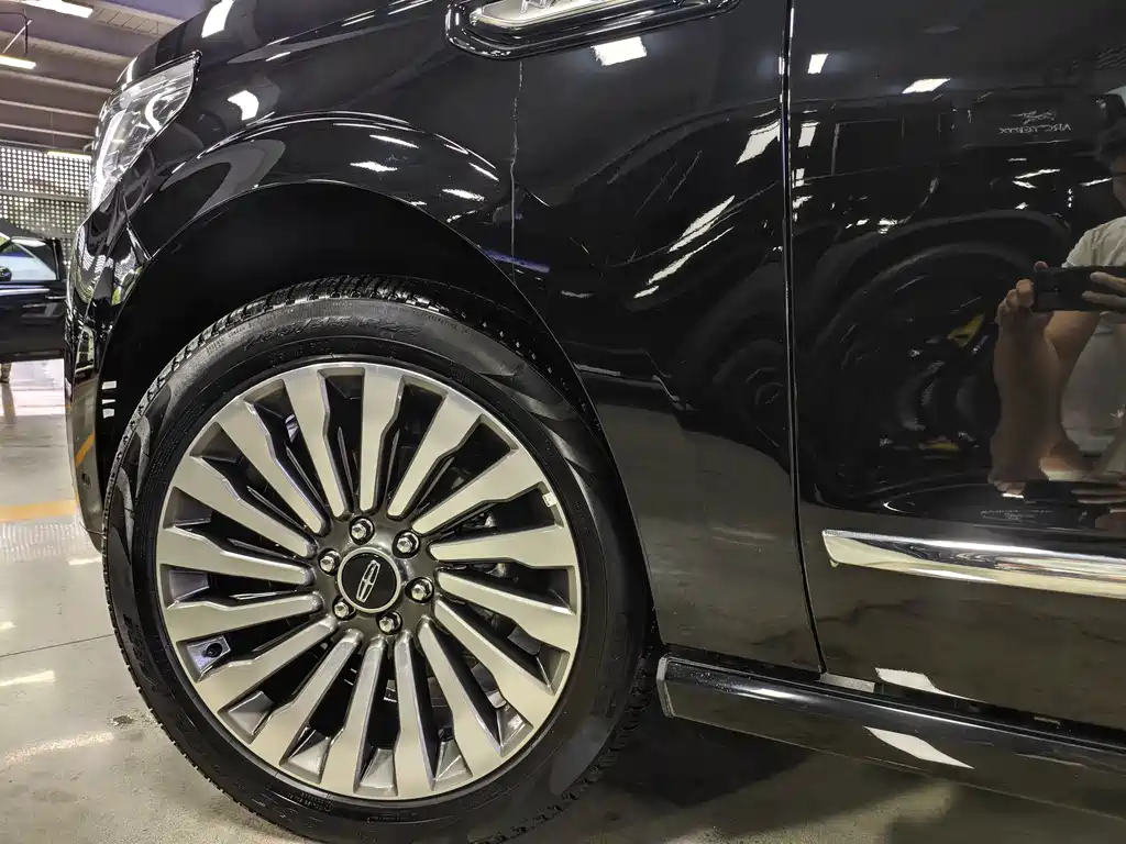 Lincoln Navigator — миниатюра 8