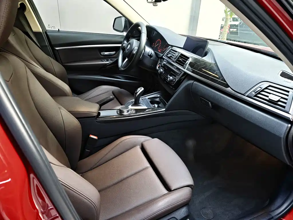 BMW 3 Series - фото 19