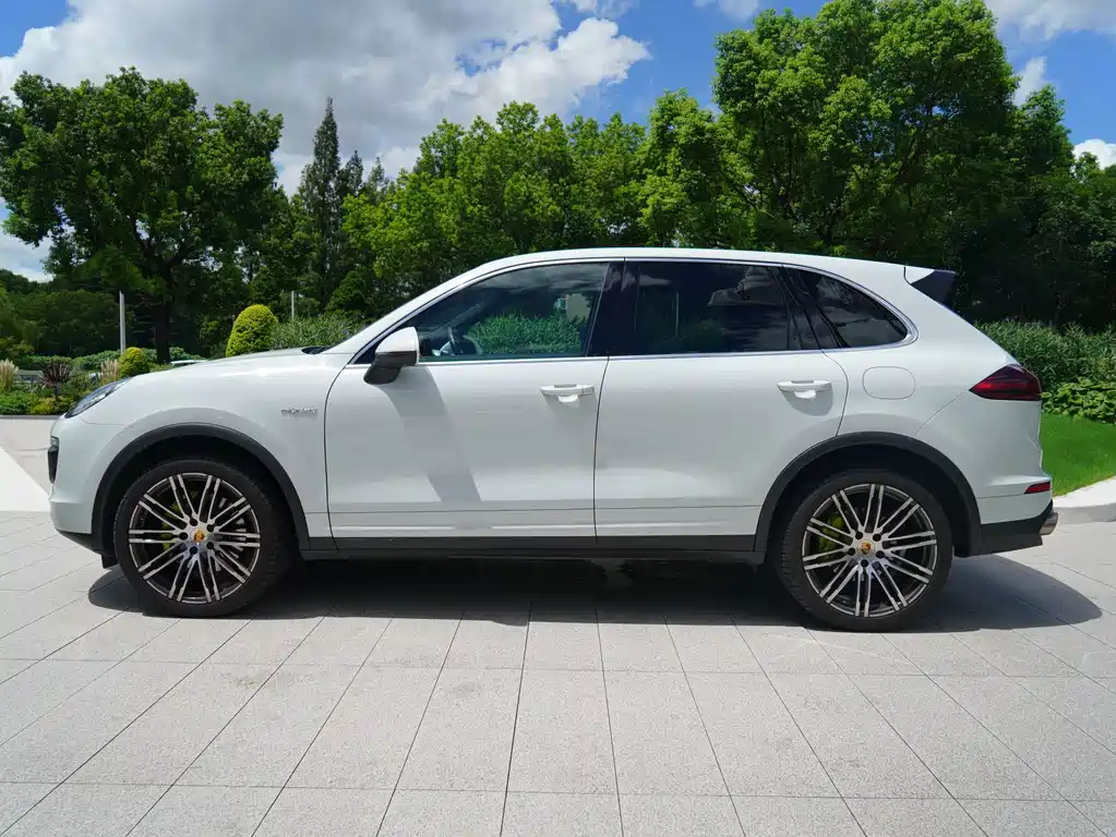 Porsche Cayenne Hybrid — миниатюра 3
