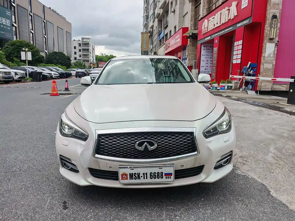 Infiniti Q50L