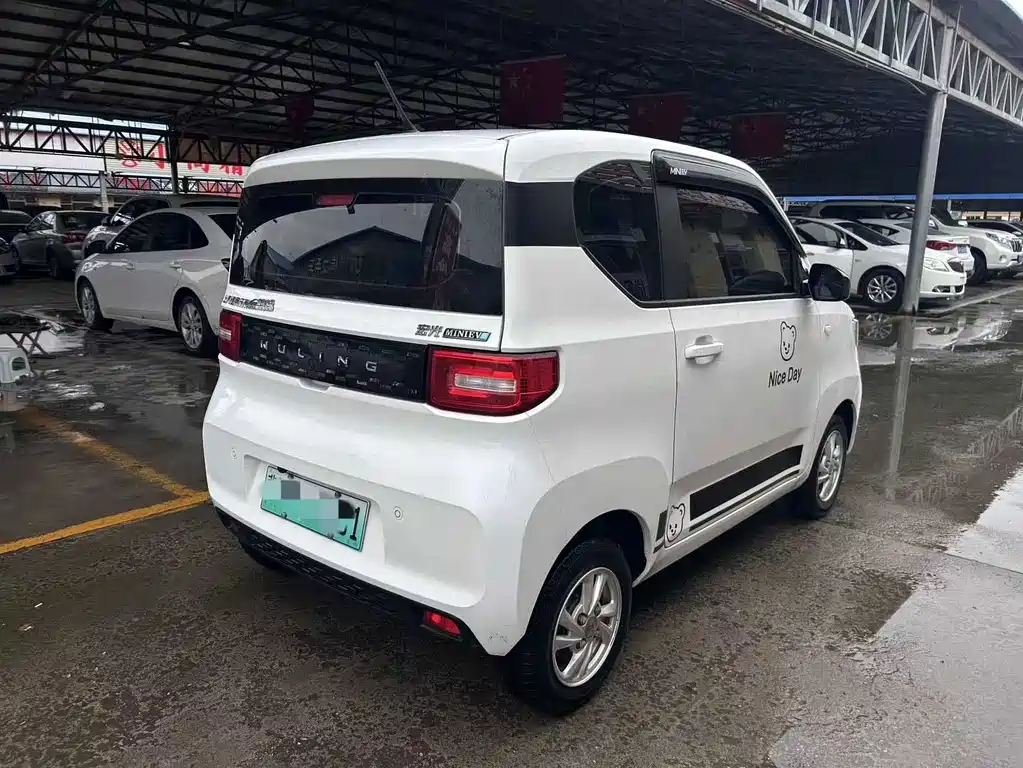 Wuling MINIEV — миниатюра 6