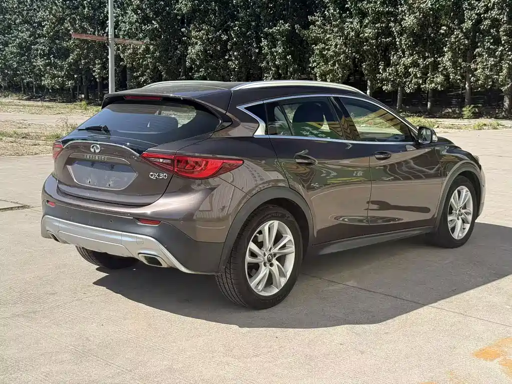 Infiniti QX30 — миниатюра 9