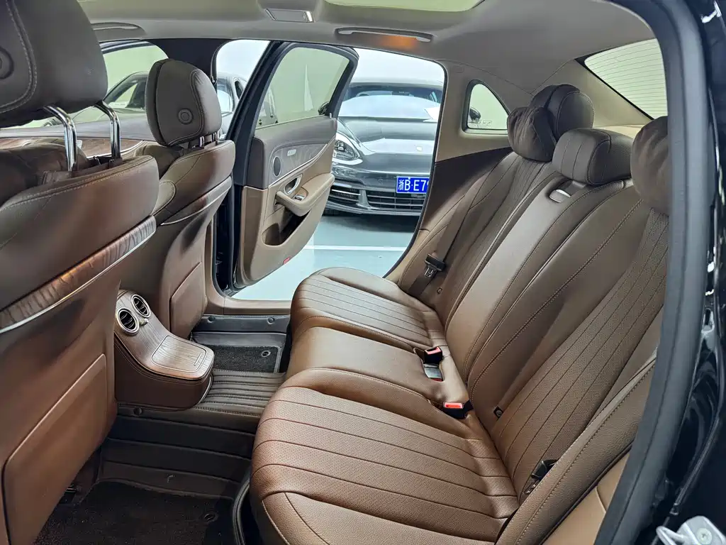 MERCEDES-BENZ E CLASS