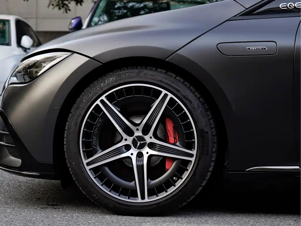 Mercedes-Benz EQE AMG — миниатюра 8