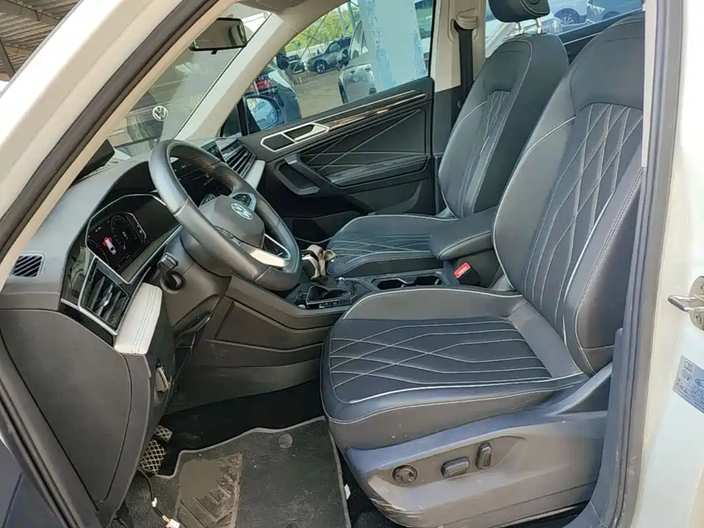 Volkswagen Tiguan L — миниатюра 15