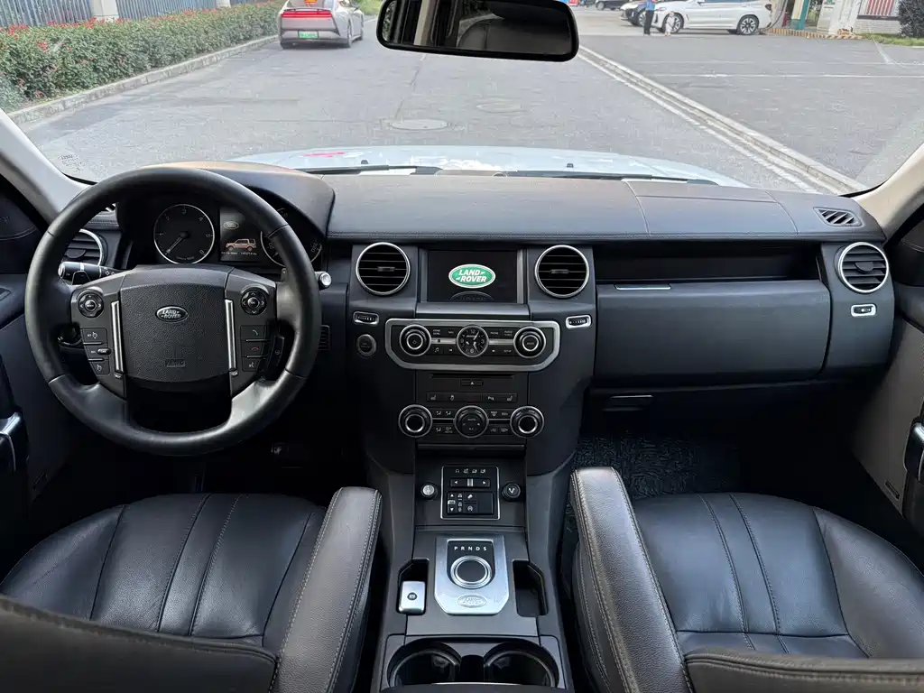 Land Rover Discovery — миниатюра 12