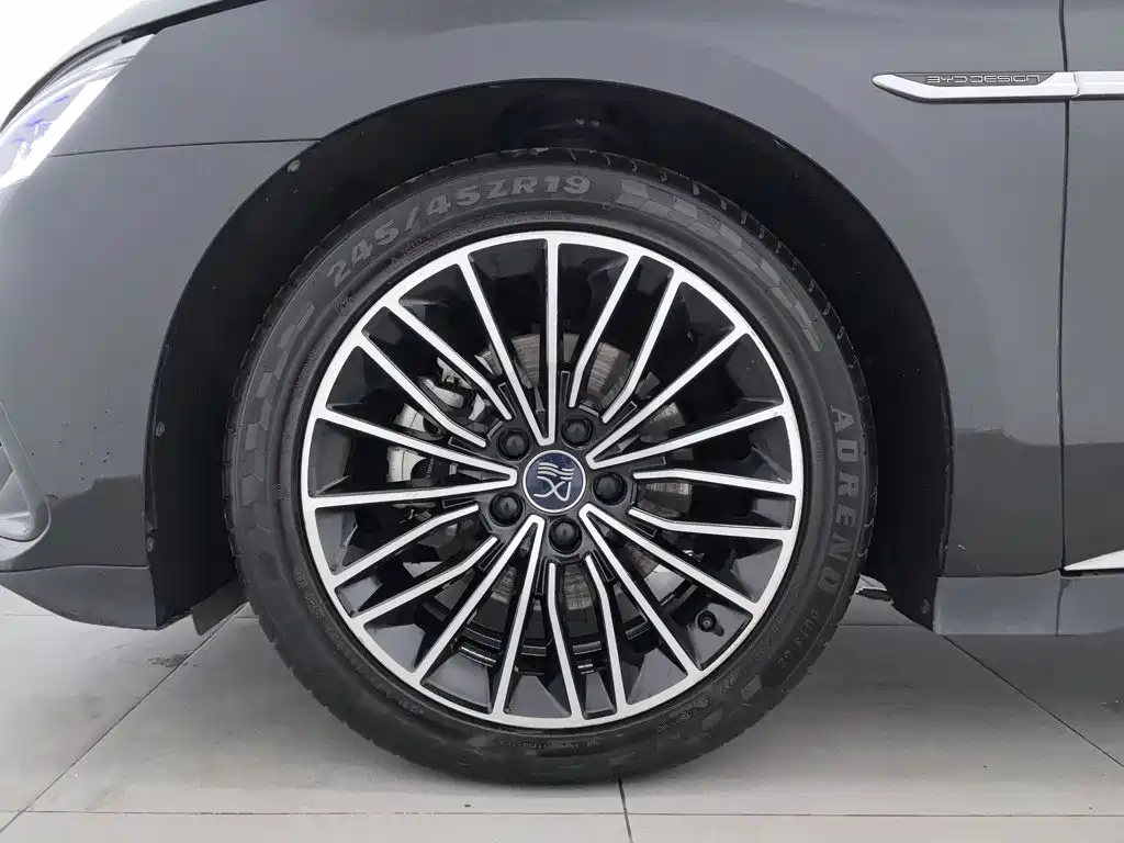 BYD Han — миниатюра 17