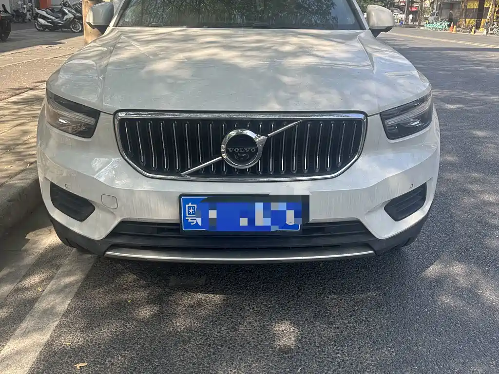 Volvo XC40 — миниатюра 2