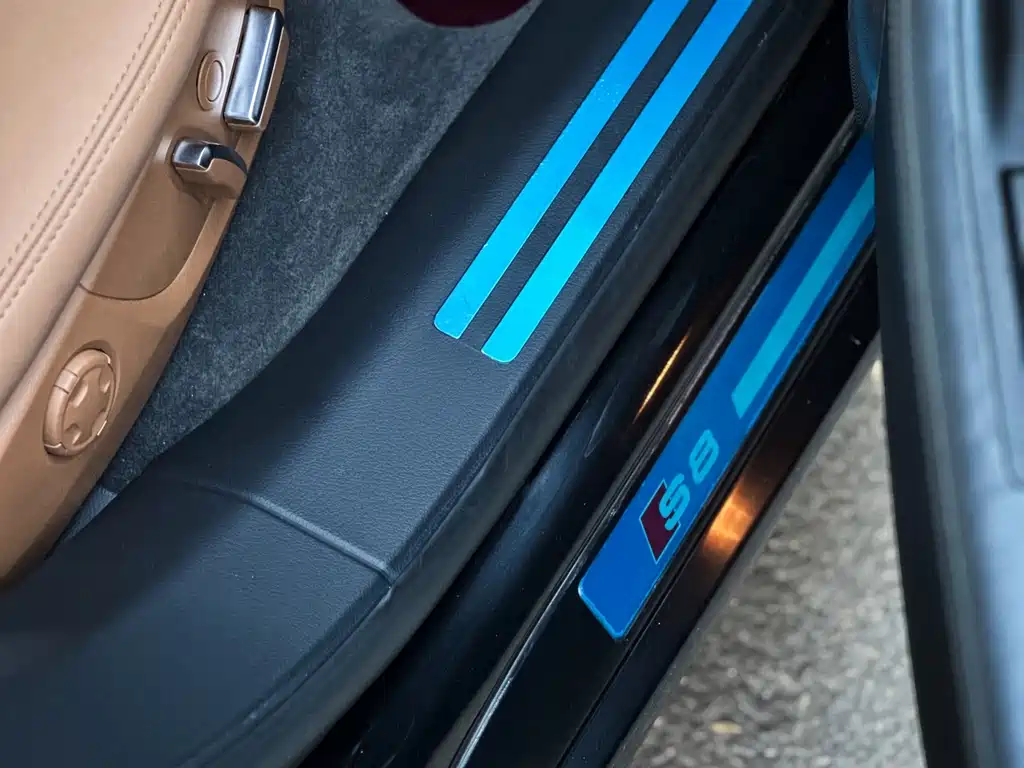 Audi S8 — миниатюра 8