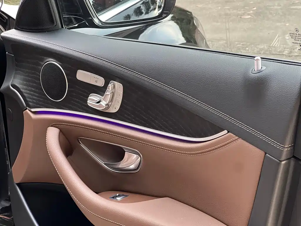 Mercedes-Benz E-Class — миниатюра 40