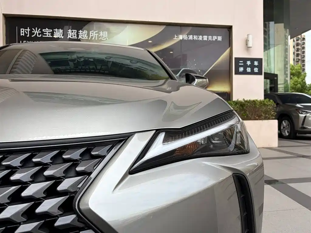 Lexus UX — миниатюра 5