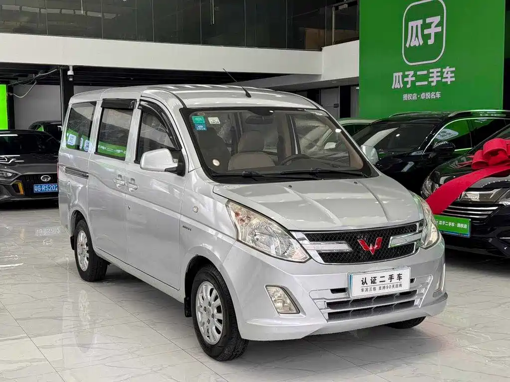 Wuling Rongguang V — миниатюра 2