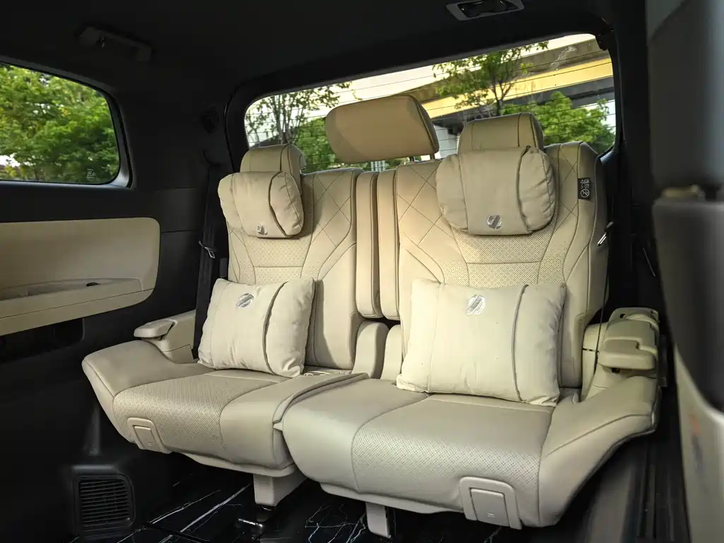 Toyota Alphard — миниатюра 21