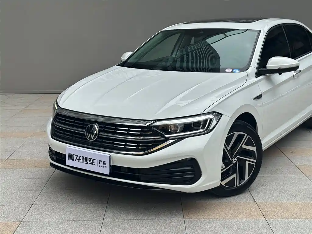 Volkswagen Sagitar 2023 300TSI DSG