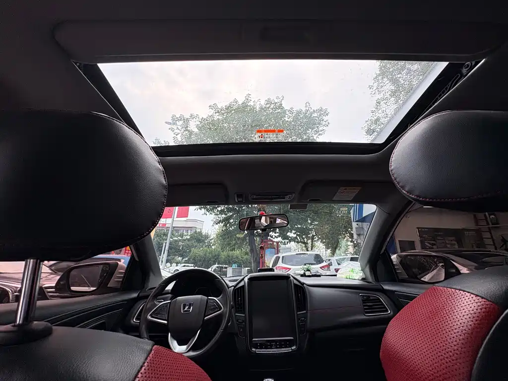 Luxgen U5 SUV 1.6L CVT Jazz Edition, фото 11