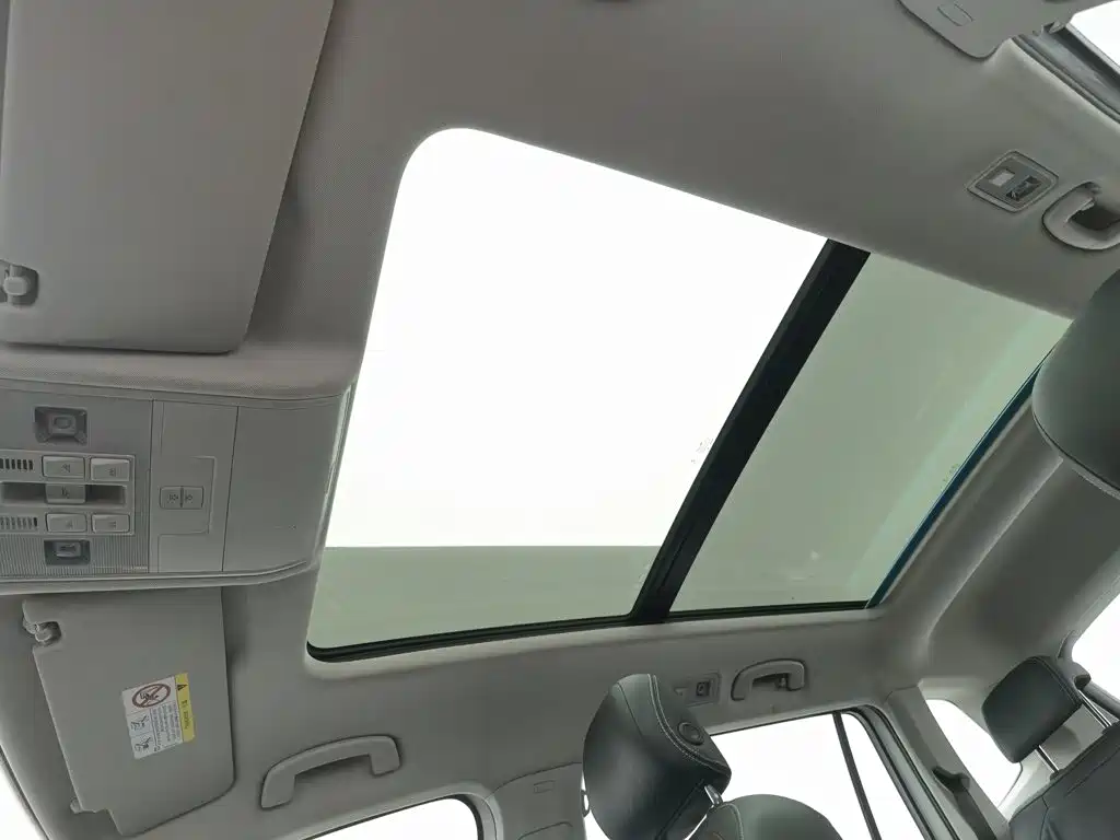 Volkswagen Tiguan L — миниатюра 14