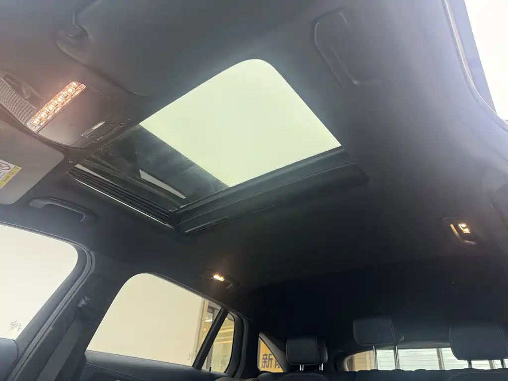 Mercedes-Benz EQC — миниатюра 16