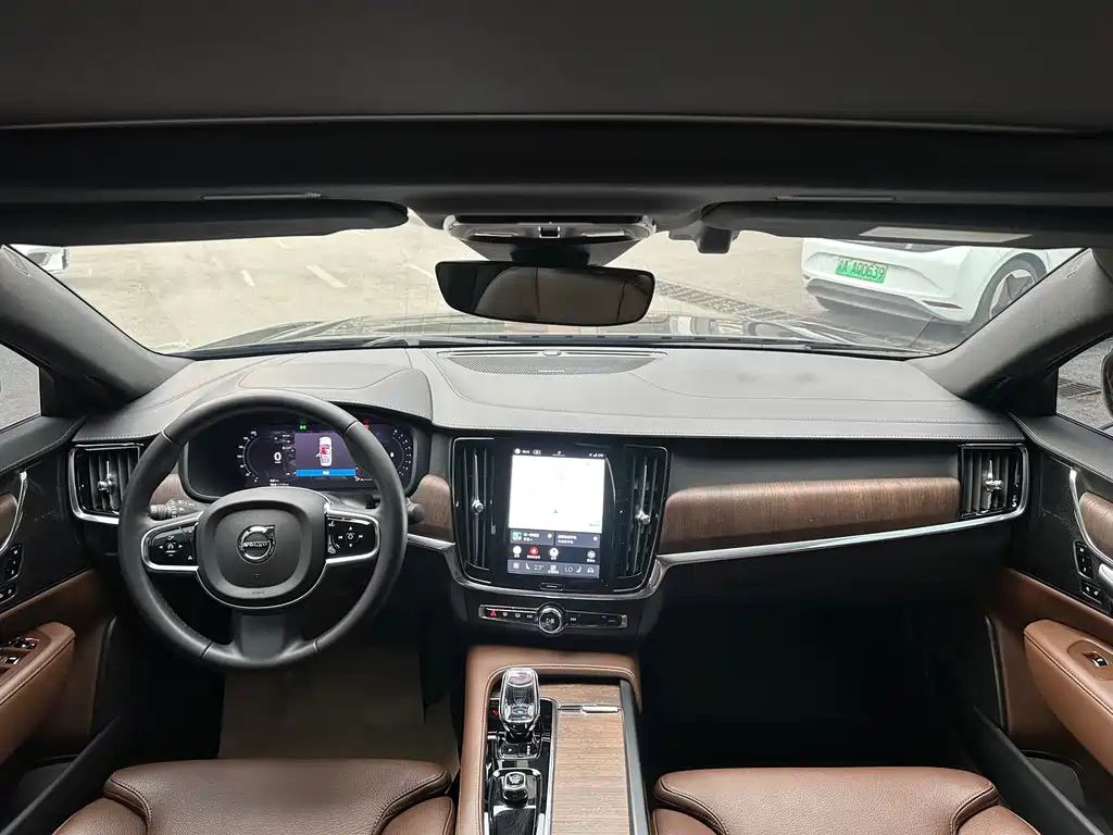 Volvo S90 2024 B5 Luxury
