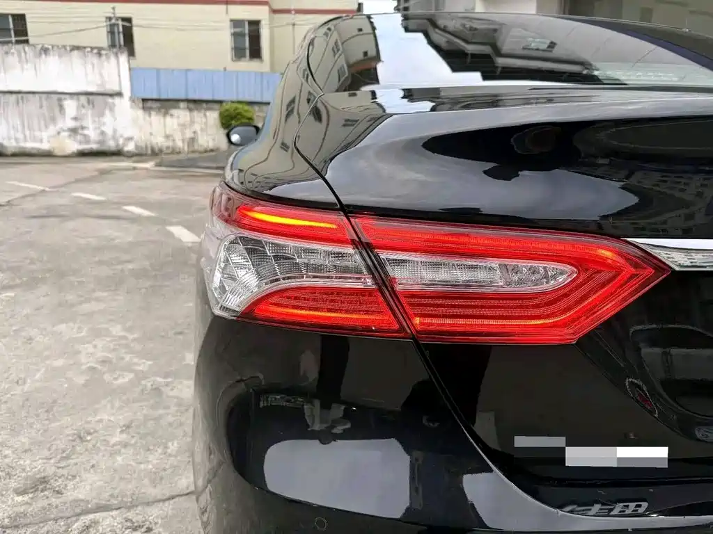 Toyota Camry — миниатюра 10