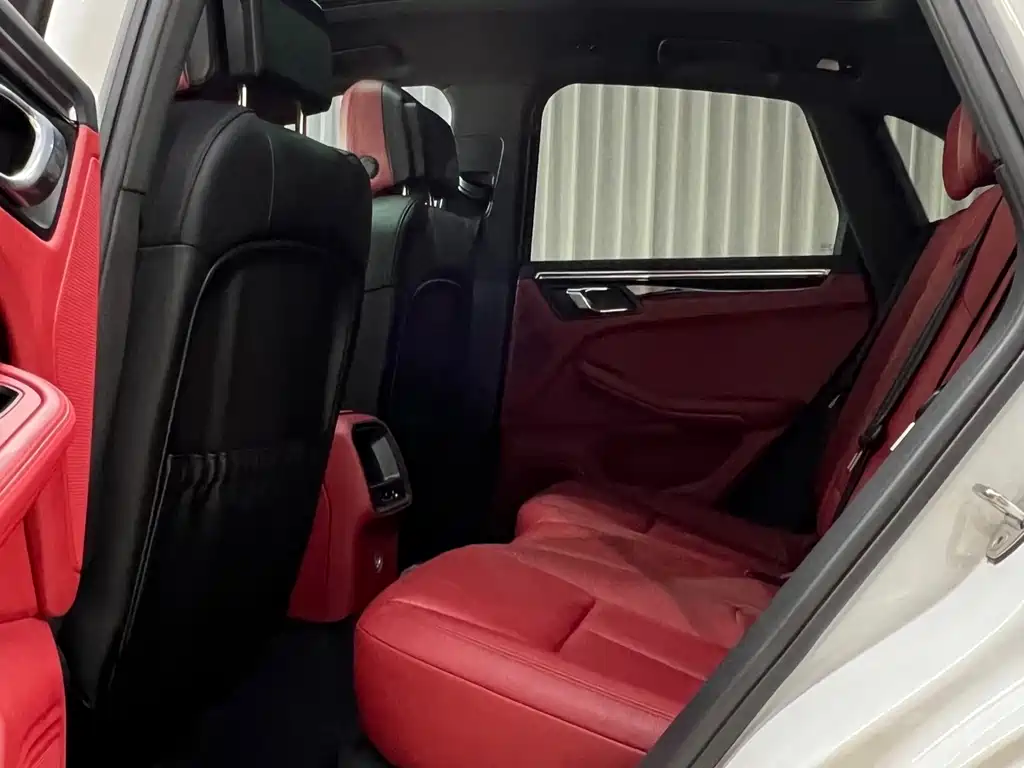Porsche Macan — миниатюра 11
