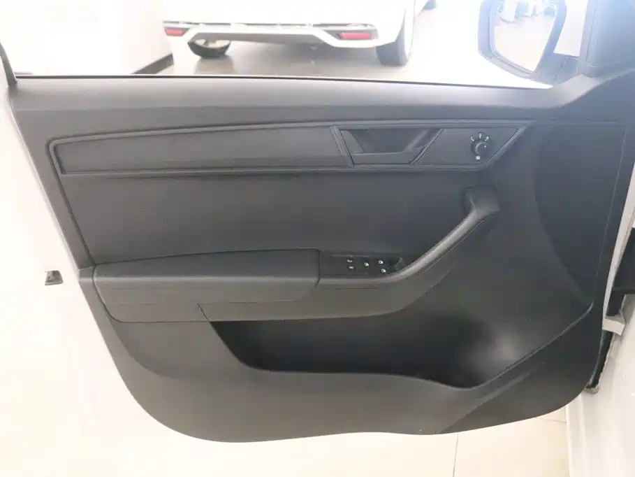 Skoda Fabia — миниатюра 10