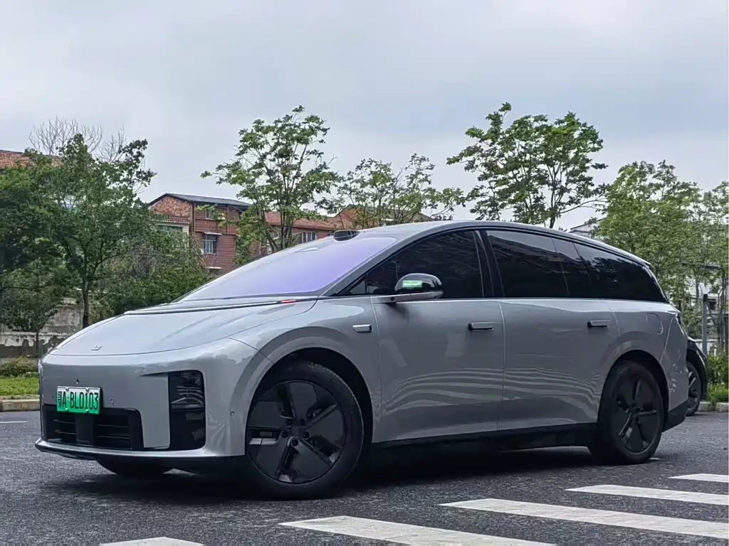 Li Auto 理想i8 2025