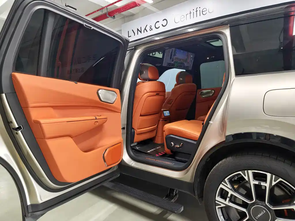 Lynk & Co 900 — миниатюра 8