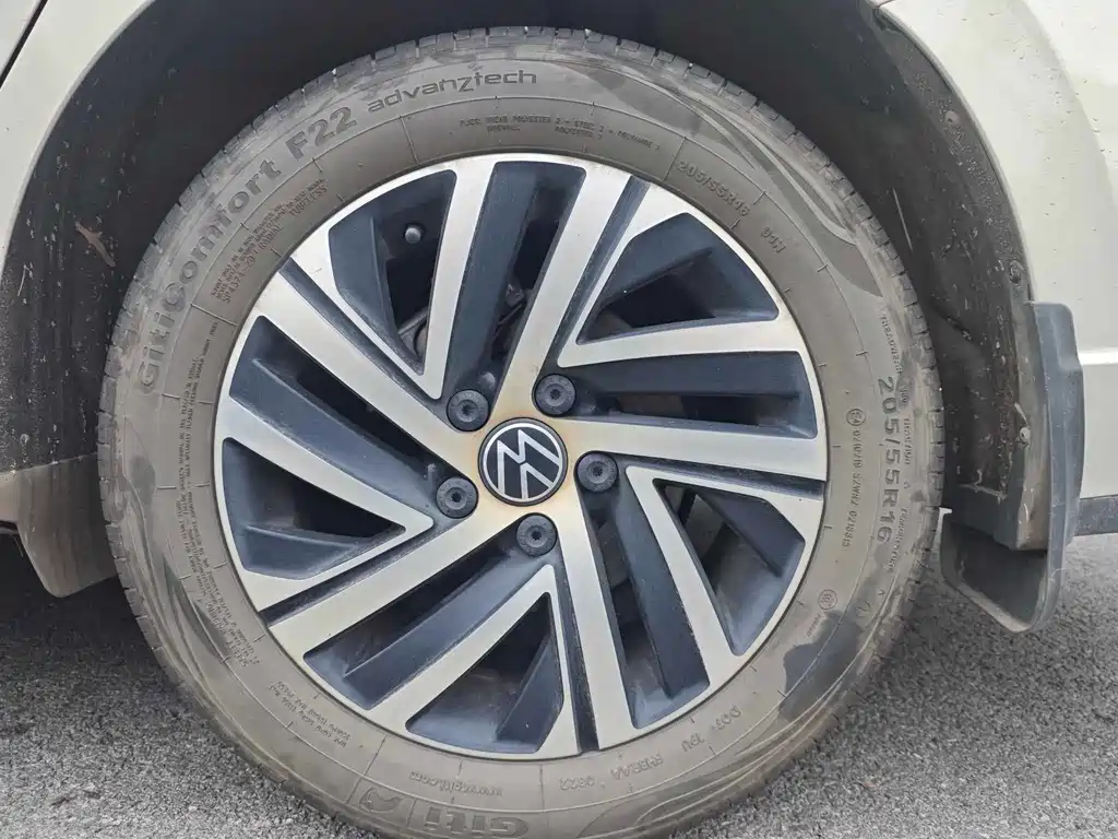 Volkswagen Lavida — миниатюра 9