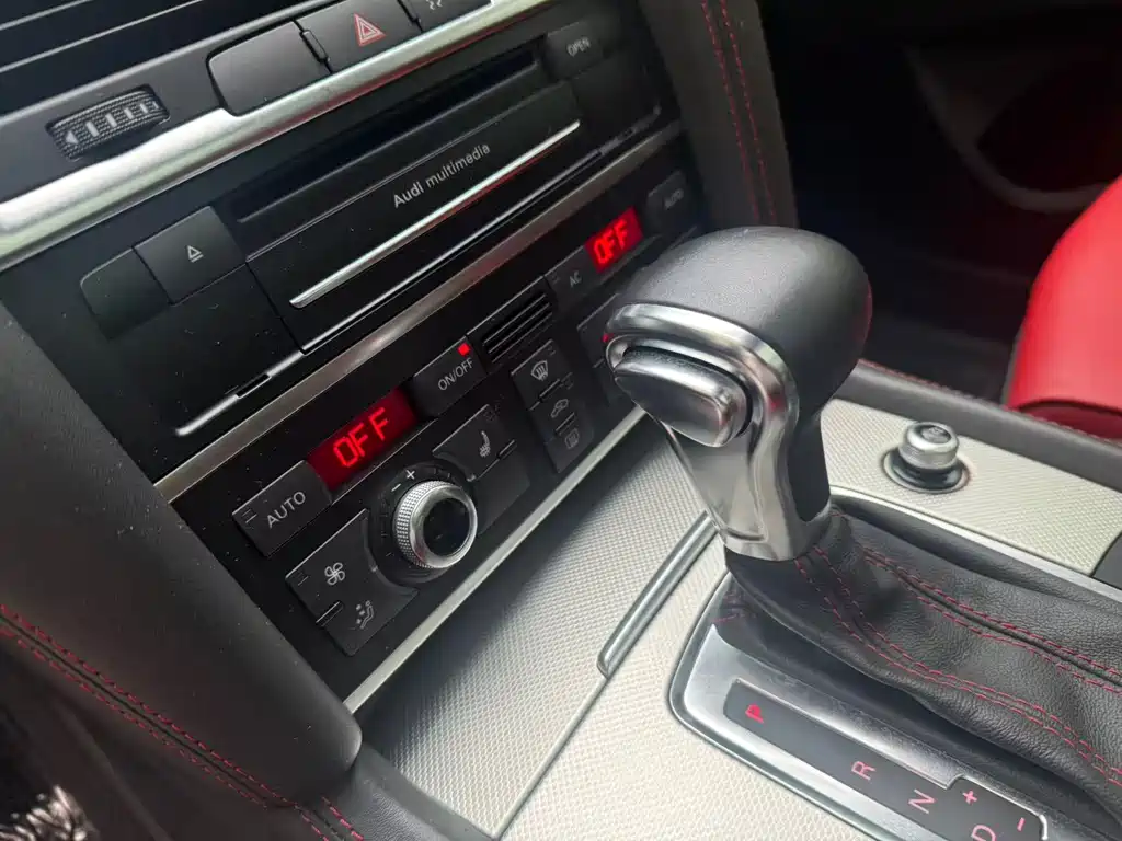 Audi Q7 — миниатюра 12